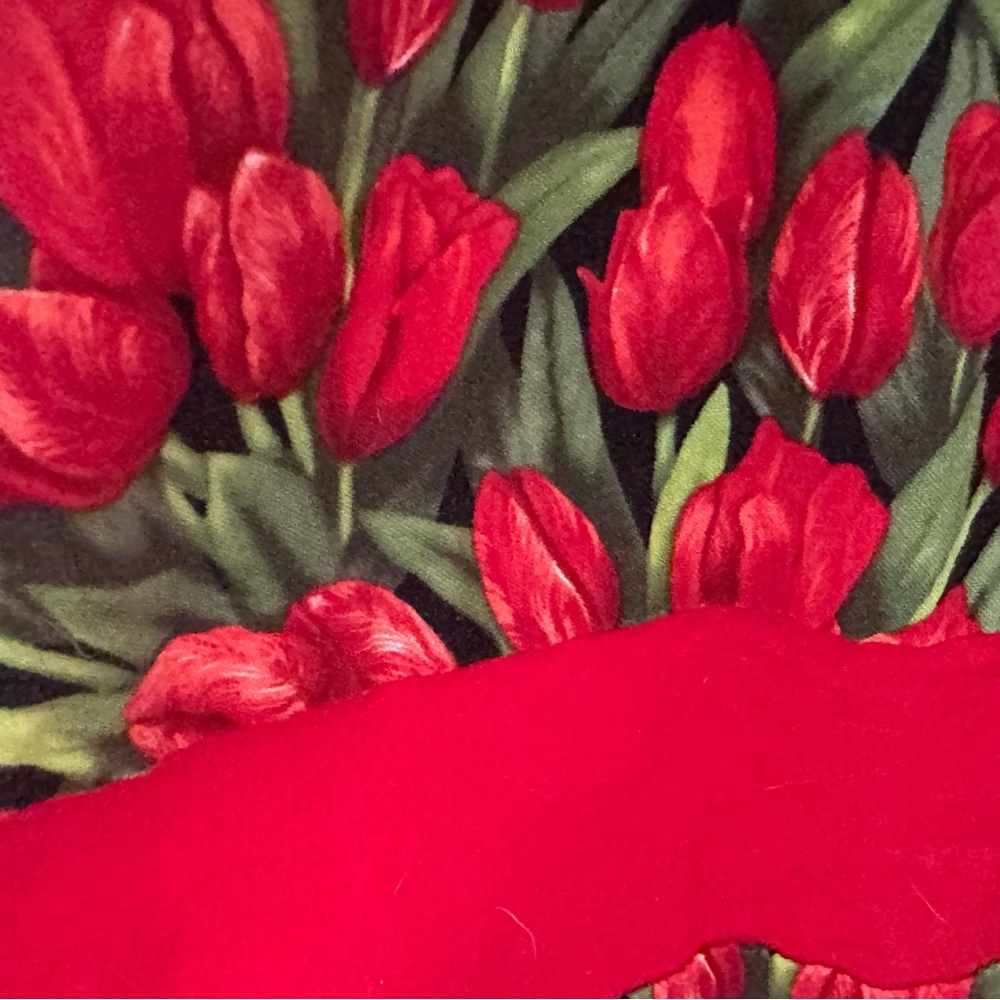 Retrolicious Red and Green Tulip Midi Dress - Picture 4 of 9